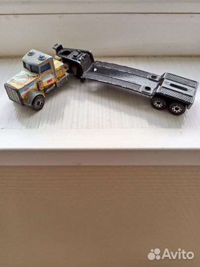 Модель машинки matchbox