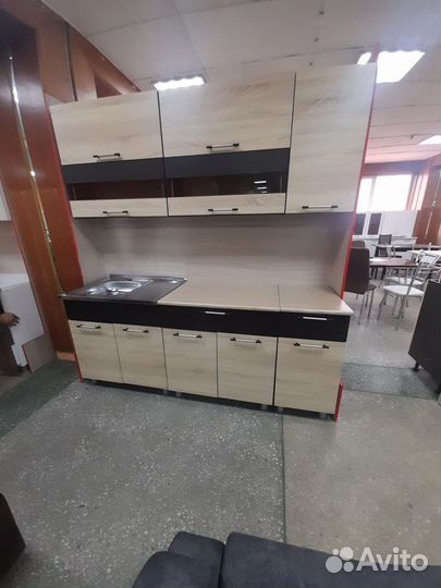 Кухонный гарнитур 2 метра. Новый. В наличии