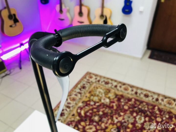 Стойка для гитары Новая