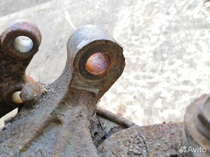 Кулак поворотный передний левый Kia Carnival 2