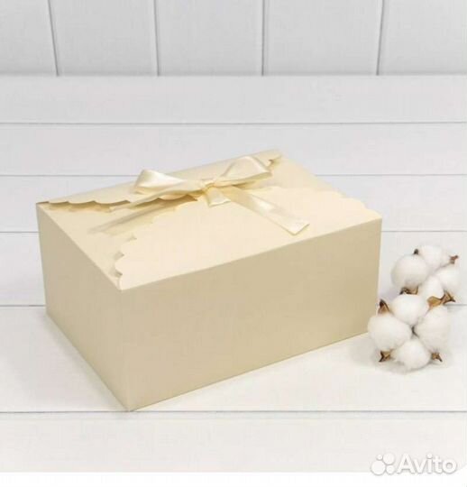 Крафт коробки 22х16х10, с лентой