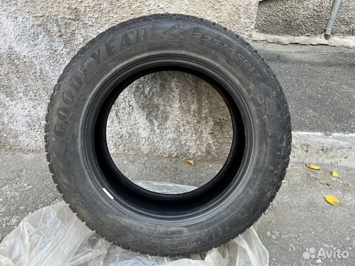 Goodyear UltraGrip SUV+ 225/65 R17
