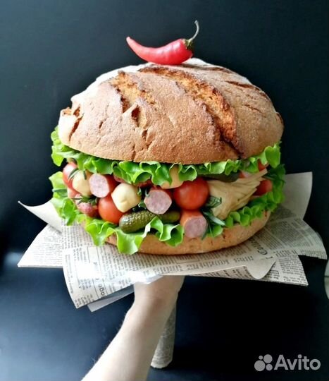 Мужской мясной колбасный букет-бургер