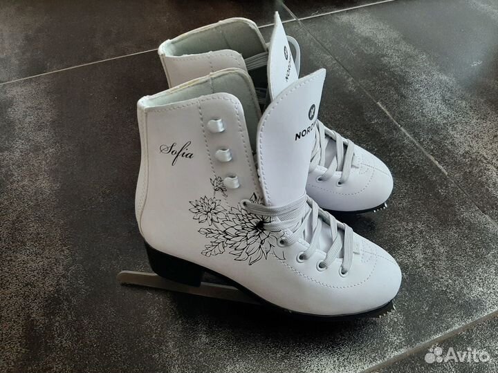 Коньки фигурные 35 размер для девочки