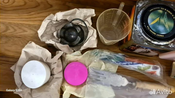 Утварь времен СССР коробкой