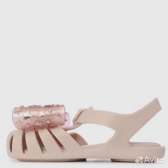 Сандали для девочки как новые