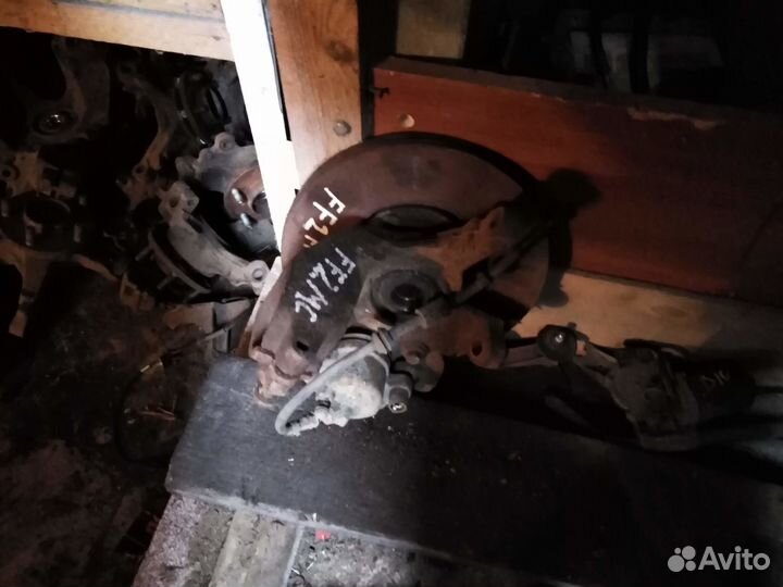 Поворотный кулак Форд Фокус 2