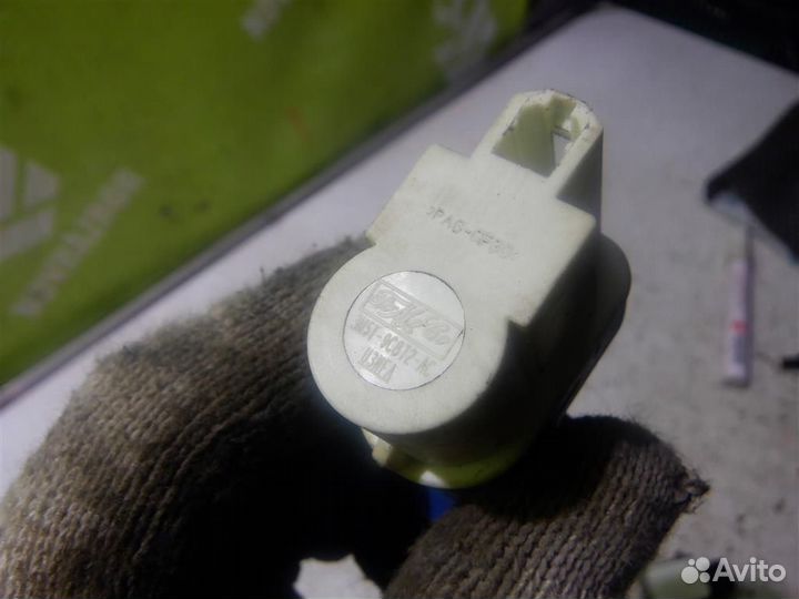 Датчик включения стопсигнала Форд Фокус 2