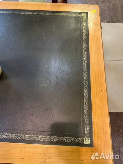 Антикварный письменный стол