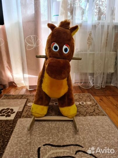 Детская качалка лошадь