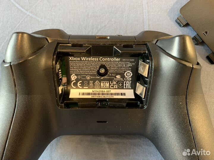 Джойстик Xbox One чёрный (QAT-00002)