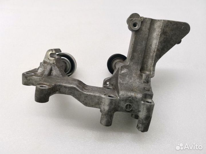 Кронштейн двигателя Mitsubishi Outlander 3