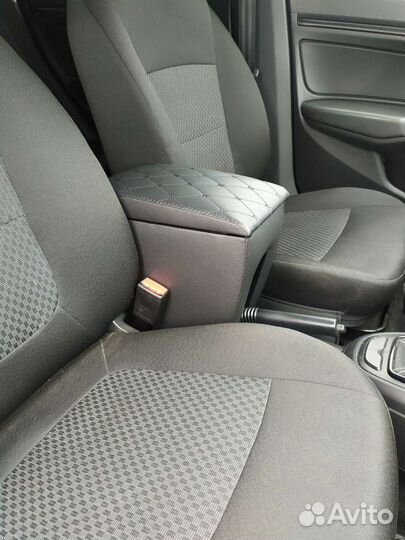 Подлокотник LADA vesta (2015-н.в.) ромб