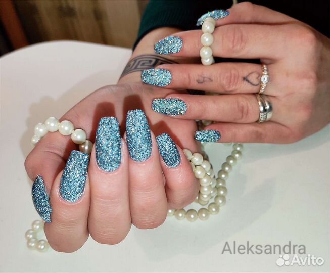 Маникюр, педикюр, наращивание ногтей