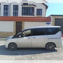 Nissan Serena 2.0 CVT, 2020, 30 000 км, с пробегом, цена 2 300 000 руб.