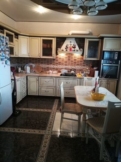 Дом 185 м² на участке 9 сот.