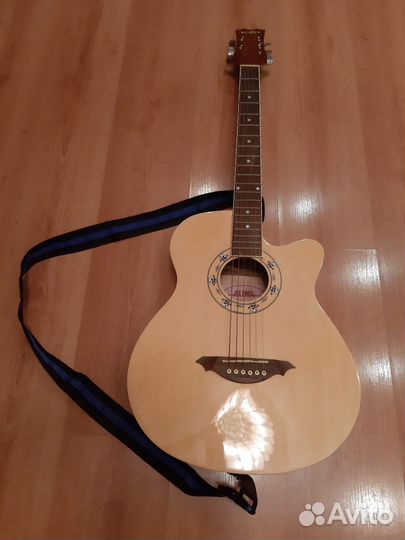 Акустическая гитара