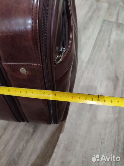 Чемодан на колесах