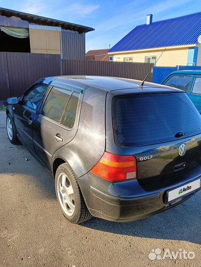 Volkswagen Golf, 2000