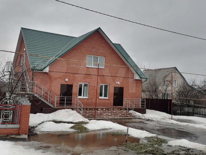 Дом 244 м² на участке 9,5 сот.