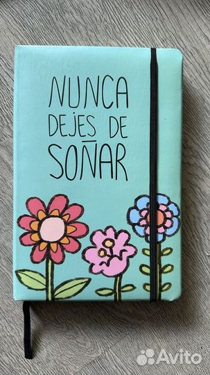 Скетчбук с кремовыми листами