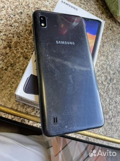 Samsung Galaxy A10, 2/32 ГБ
