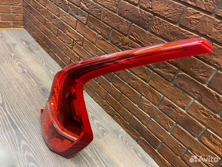 Фонарь задний правый Volvo XC90 2015+