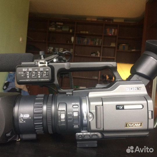 Цифровая видеокамера sony