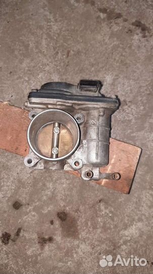 Дросель Ниссан Тиида Tiida 1,6л HR16