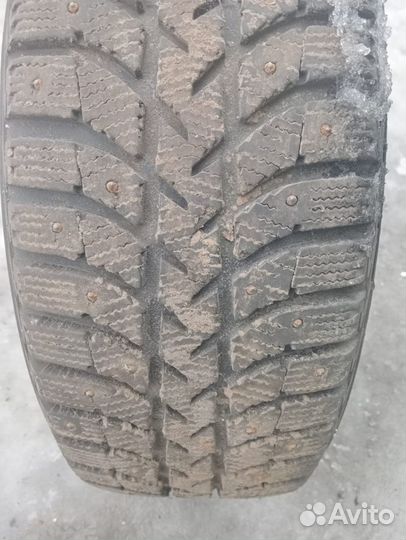 Bridgestone Ice Cruiser 5000 205/60 R15 и 205/60 R15