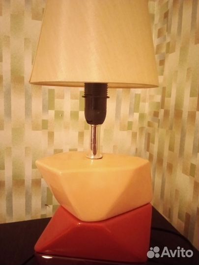 Лампа настольная
