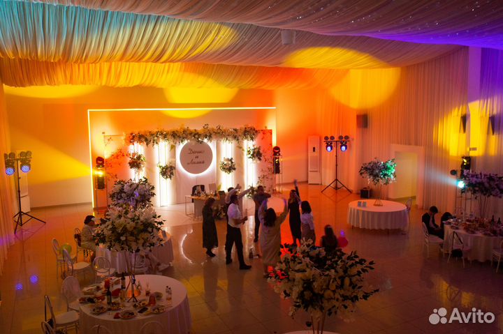 Архитектурный свет, звук, дым