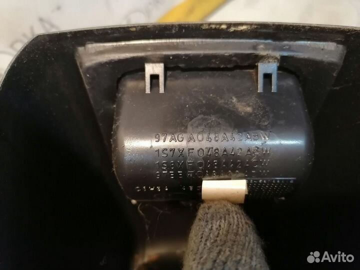 Центральная консоль с подлокотником Ford Mondeo 3