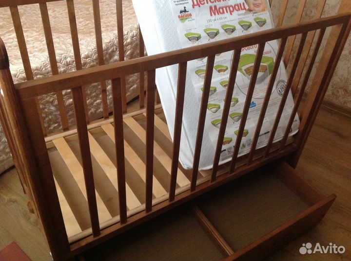 Детская кроватка с матрацом 120*60
