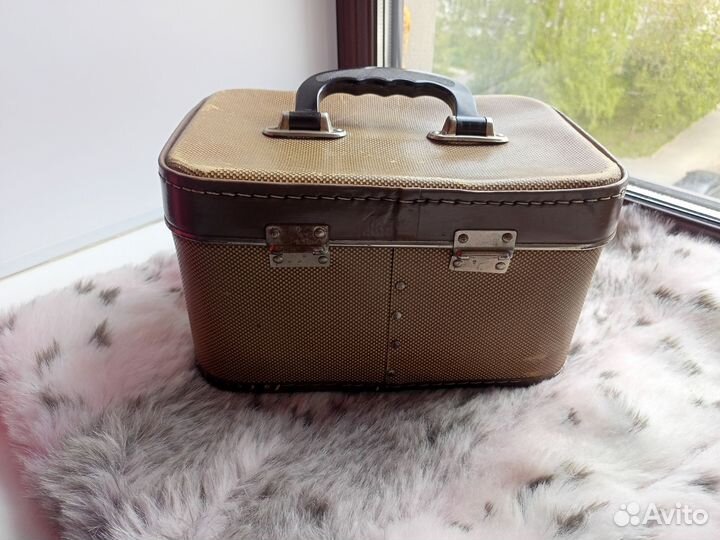 Чемодан времен СССР