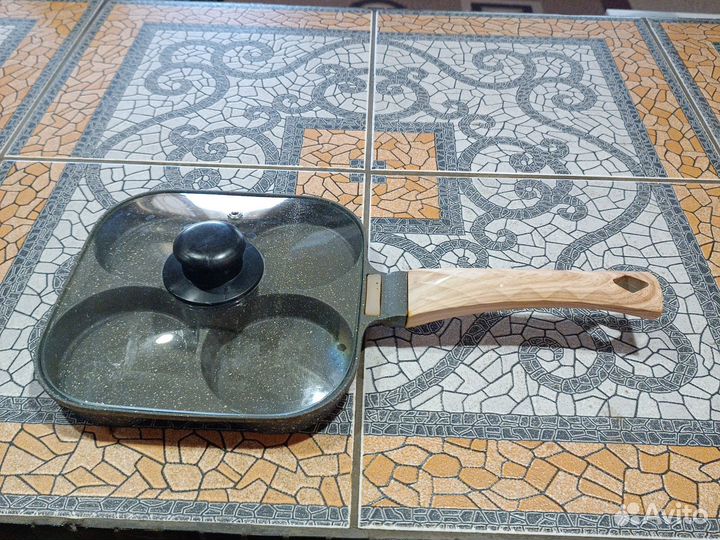 Сковорода тефлоновая