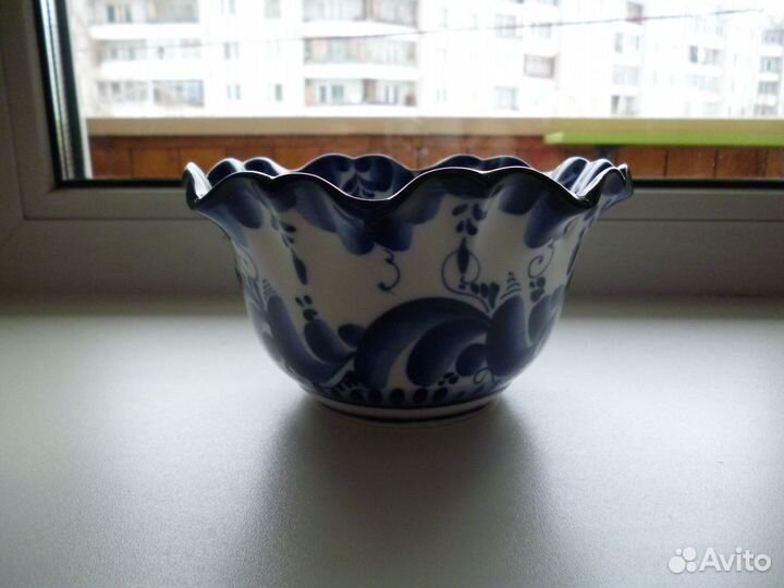 Гжельский фарфоровый завод Салатник 140х140х80мм