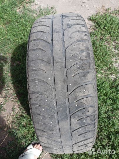 Bridgestone Ice Cruiser 7000 235/65 R17