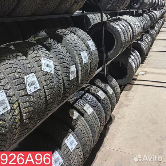 Dunlop Winter Maxx SJ8 215/65 R16 98M