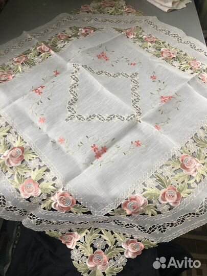 Дорожка ; салфетка ;2 наволочки из Лефкары (Кипр )