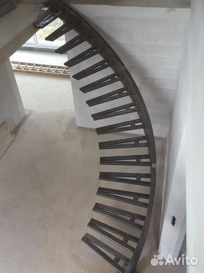 Лестницы и консольные этожи из металла на заказ