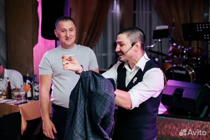 Фокусник-иллюзионист