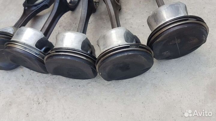 Поршень с шатуном на Audi 3.2 Cala