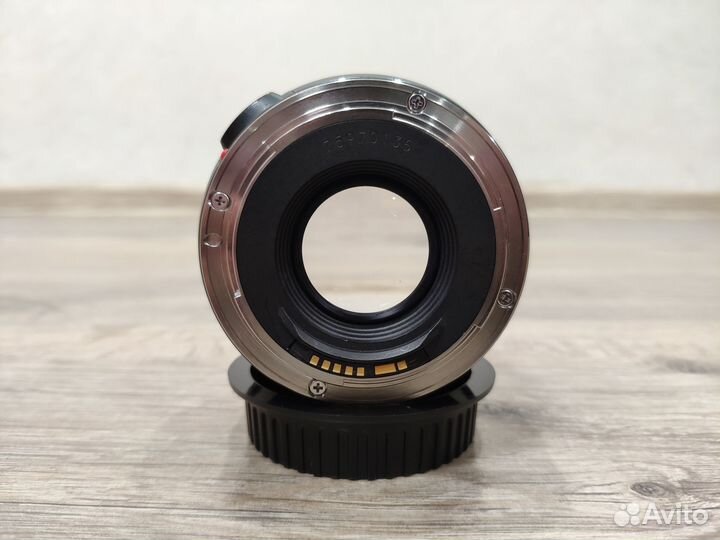 Canon 28mm f/1.8 USM EF