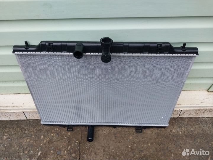 Радиатор Nissan X-Trail T31 07-14 / Serena C26