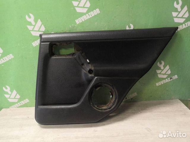 Обшивка двери задней правой Фольксваген Гольф 3