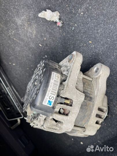 Генератор 373002F500 Hyundai / KIA