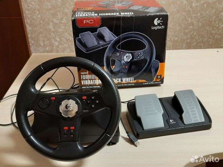 Игровой руль logitech