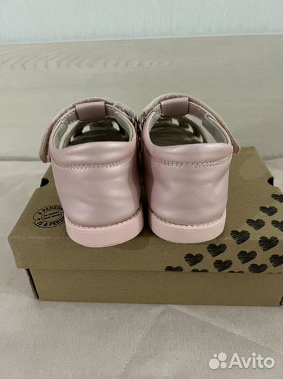 Сандалии для девочки