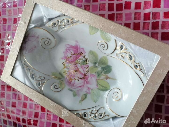 Блюдо фарфоровое